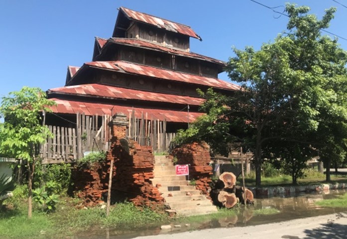 Maha-Minhtin monastery by Mary Oo and Thet Oo
